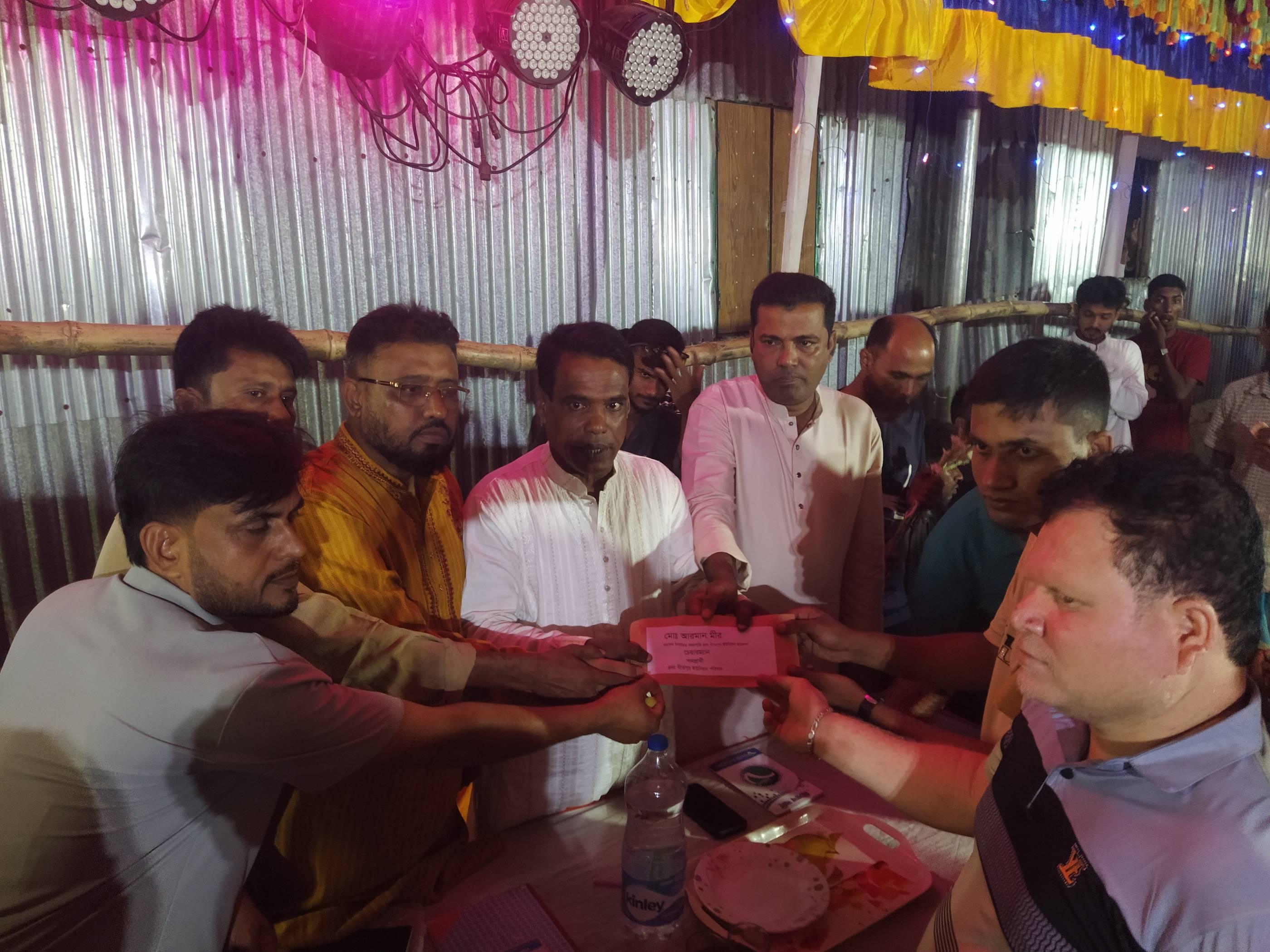 ভালুকায় পূজামণ্ডপ পরিদর্শন ও আর্থিক সহায়তা